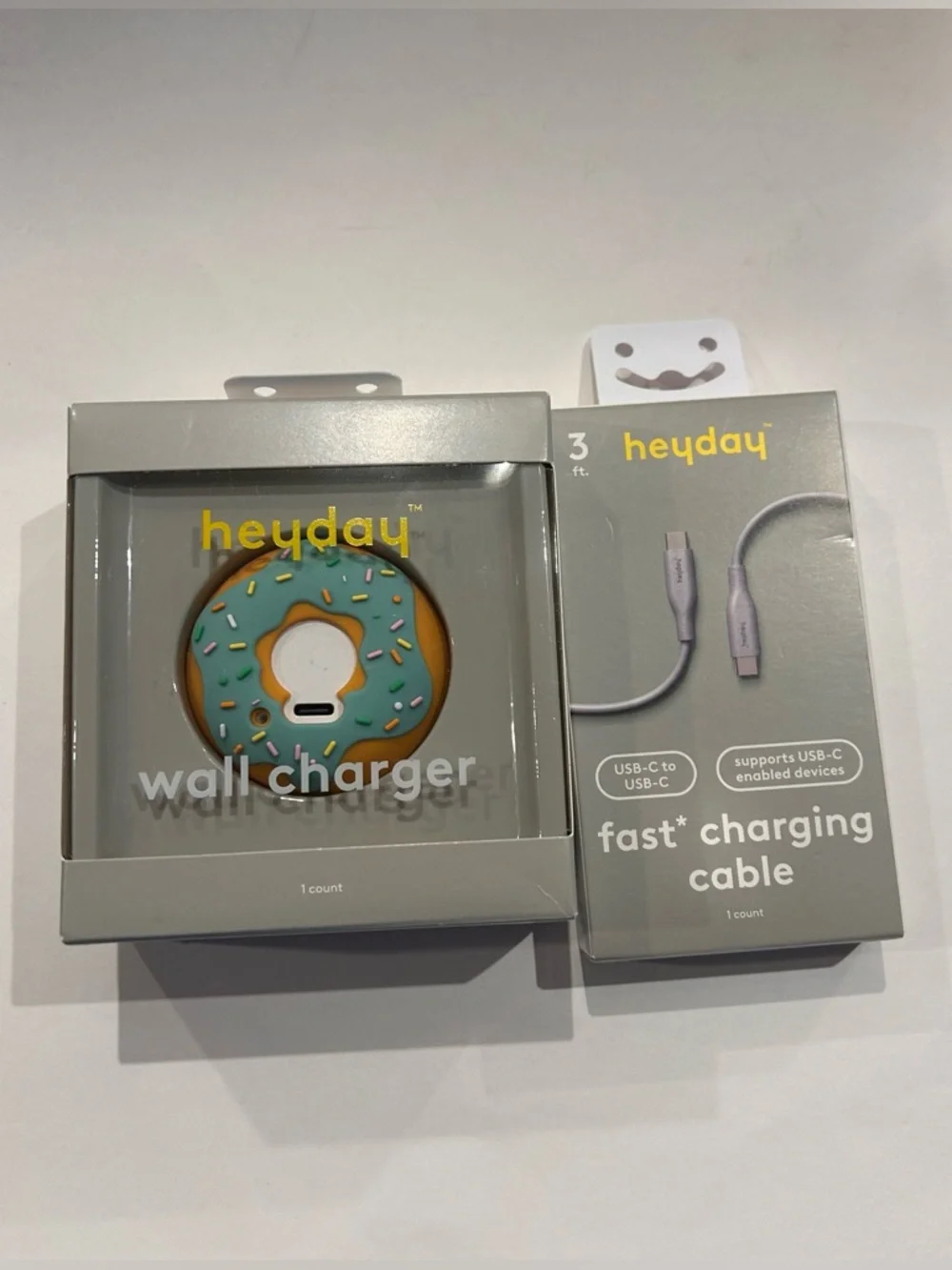 heyday Donut Wall Charger + Fast Charging USB-C Cable multicolor New